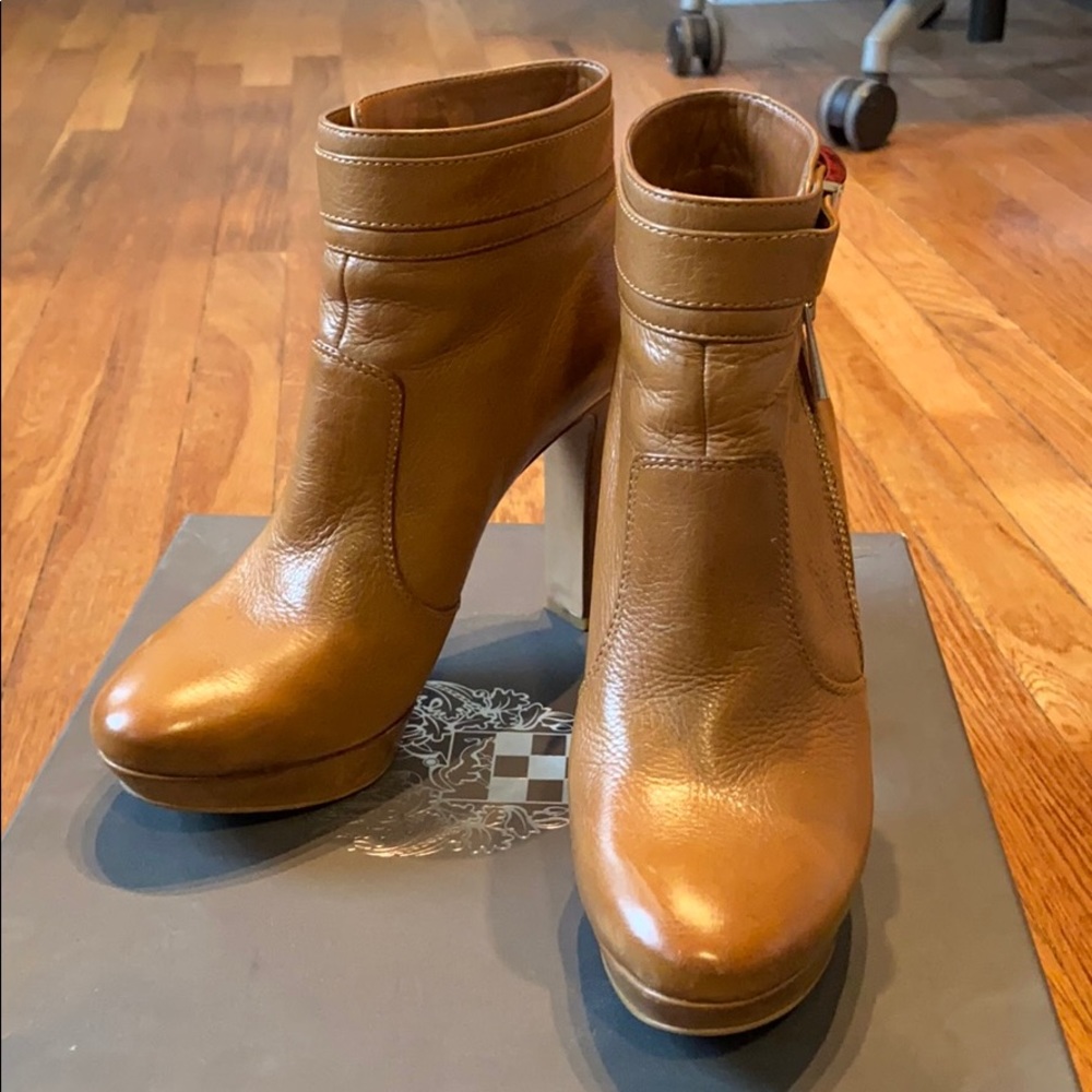 Vince Camuto leather heeled booties